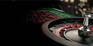 Antarmuka aplikasi keratontoto menampilkan permainan slot dan kasino langsung